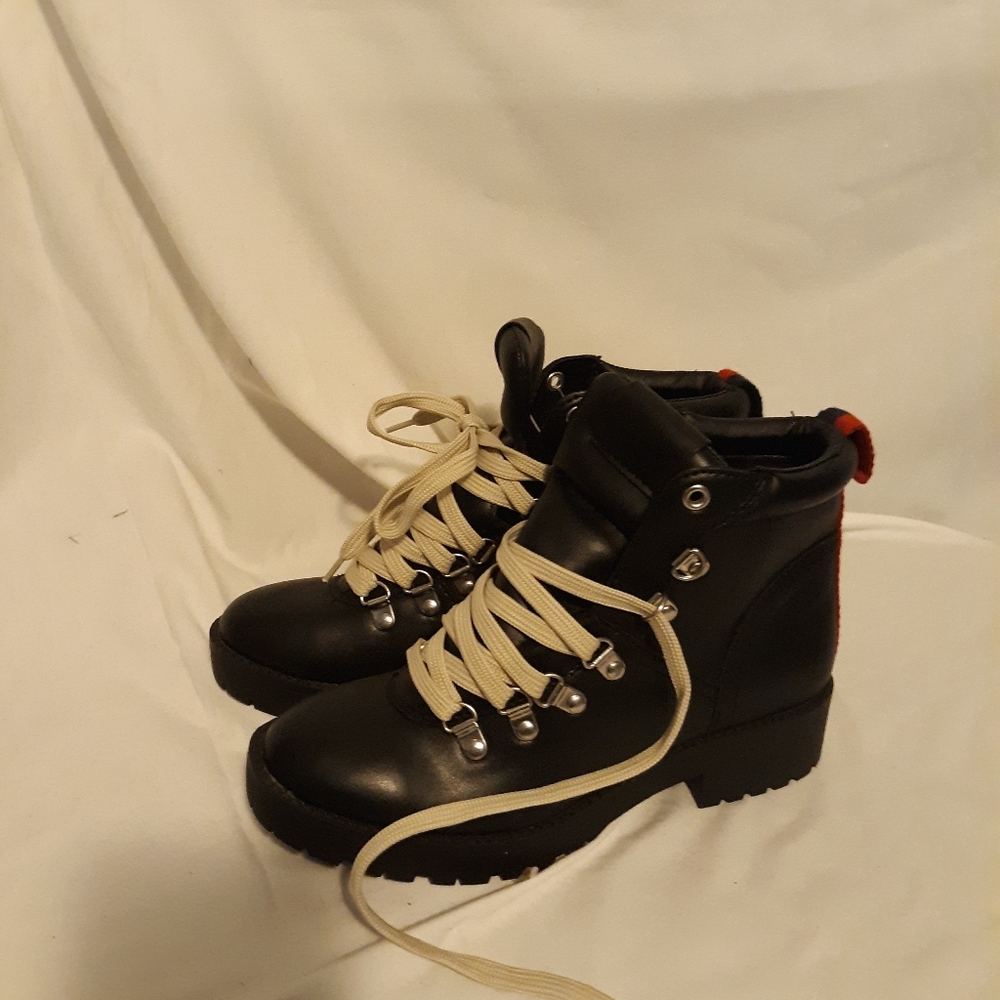 Kids boots